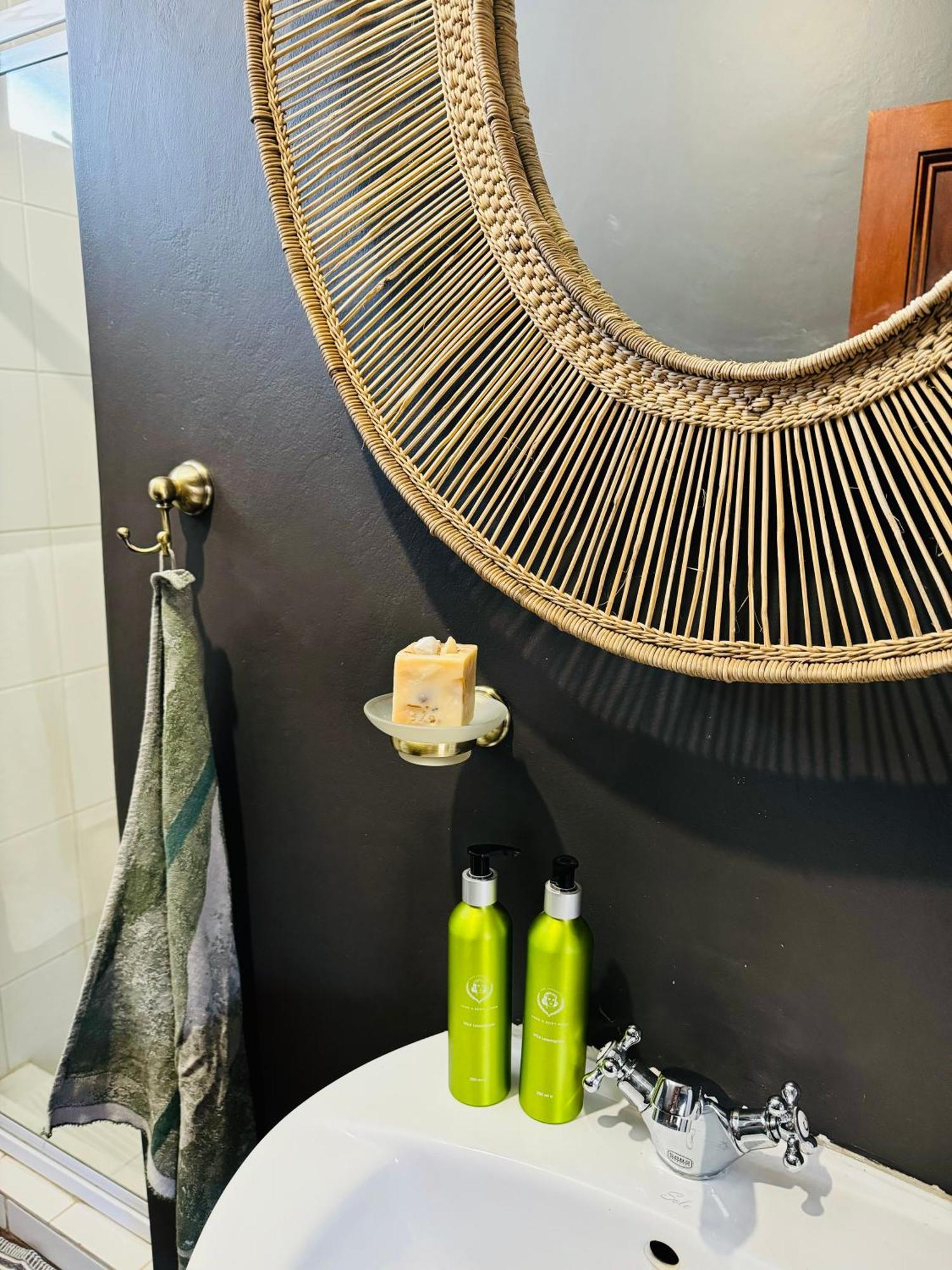 Megumi - Vaal Riverside Retreat - Loadshedding Friendly Parys Bagian luar foto