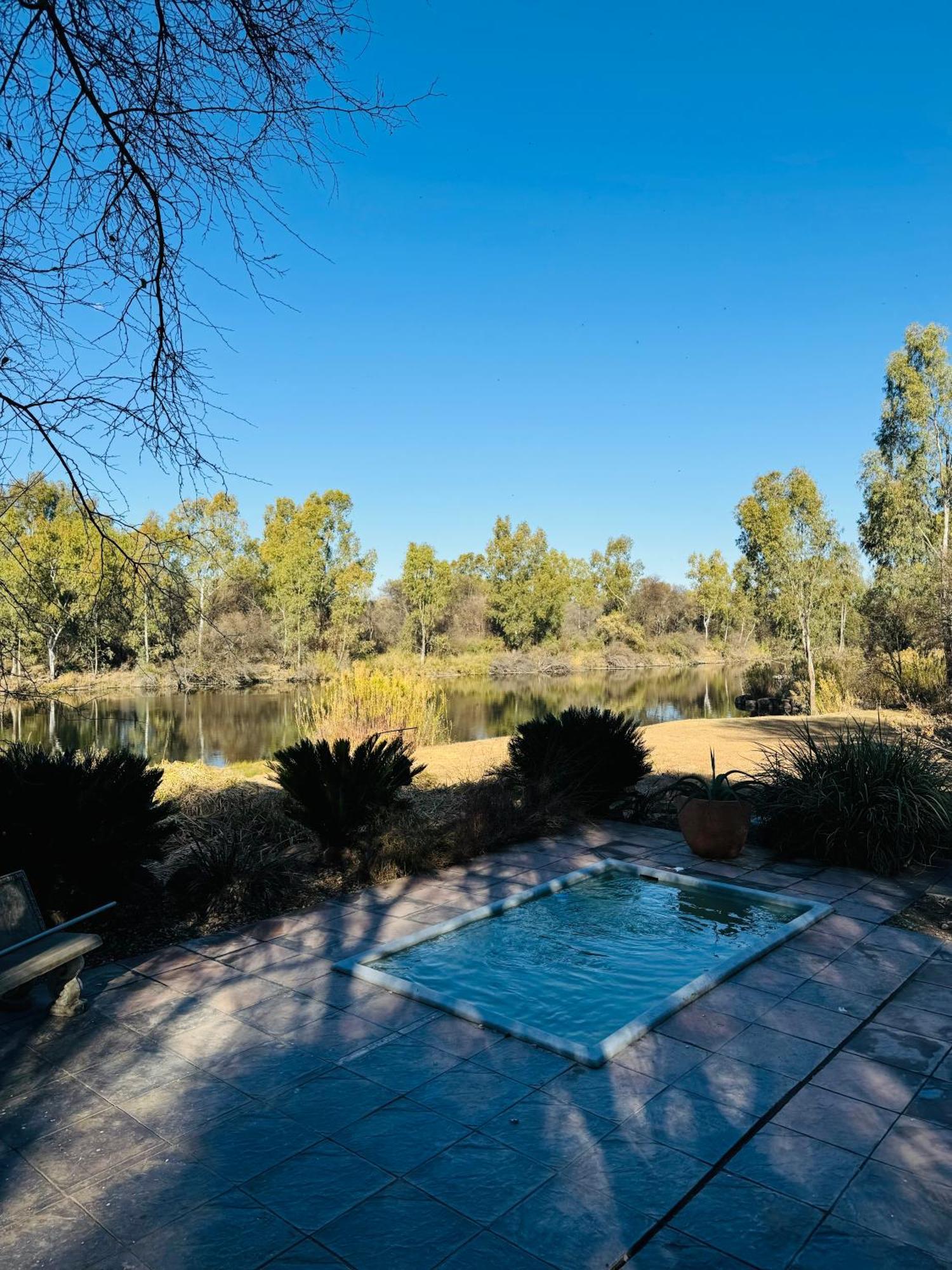 Megumi - Vaal Riverside Retreat - Loadshedding Friendly Parys Bagian luar foto